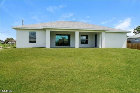 688 Manhattan St E, Lehigh Acres FL - photo 14 of 15