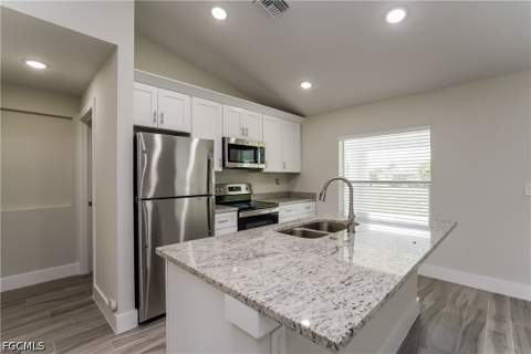 688 Manhattan St E, Lehigh Acres FL - photo 6 of 15