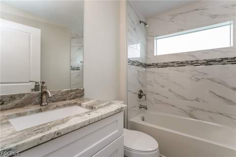 688 Manhattan St E, Lehigh Acres FL - photo 8 of 15