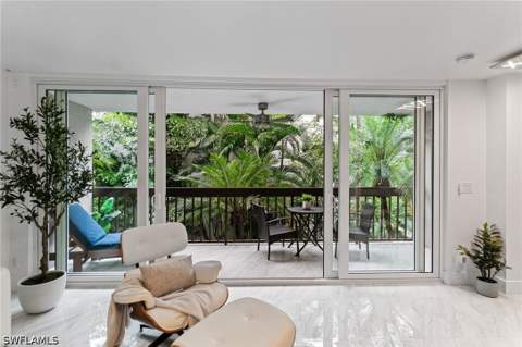 995 9th Ave S 4, Naples FL - photo 13 of 50