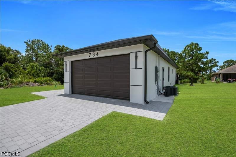 3 bedroom SingleFamilyResidence at 734 Theodore Vail St E, Lehigh Acres, Lehigh Acres — photo 4