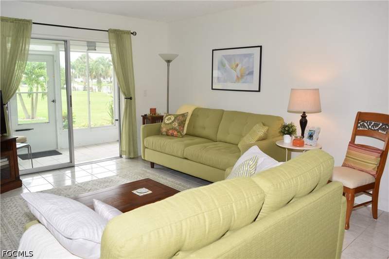 2 bedroom SingleFamilyResidence at 6801 Lake McGregor Cir, Hawaiian So, Fort Myers — photo 5