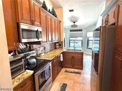 919 SE 20th Ct, Cape Coral FL - photo 23 of 42