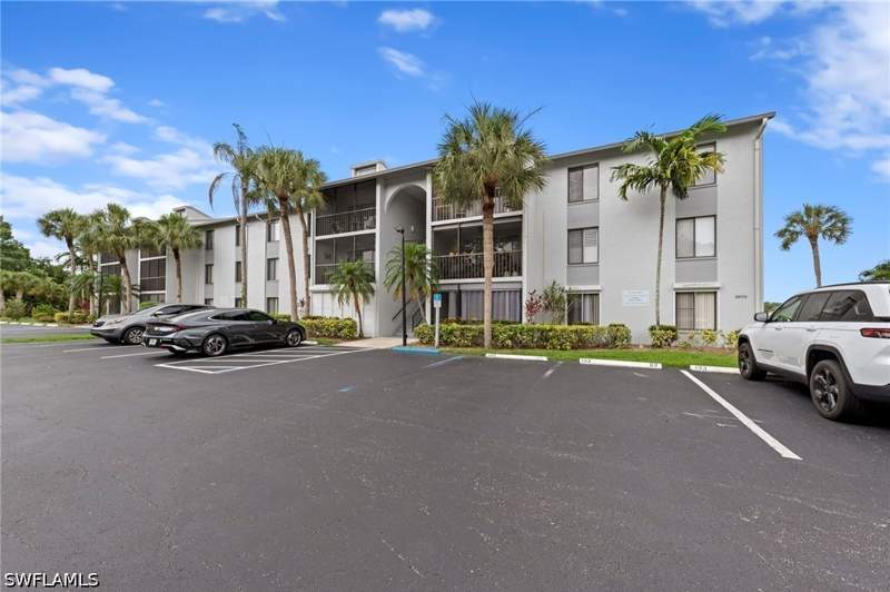 2 bedroom Condominium at 9970 Sailview Ct 20, Pine Ridge Of Fort Myers Village, Fort Myers — photo 2