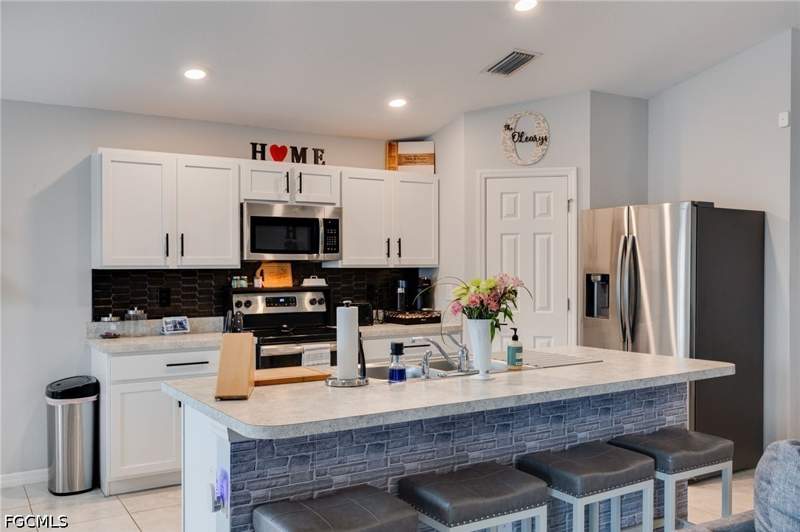 3 bedroom SingleFamilyResidence at 2426 NW 20th Ave, Cape Coral, Cape Coral — photo 2