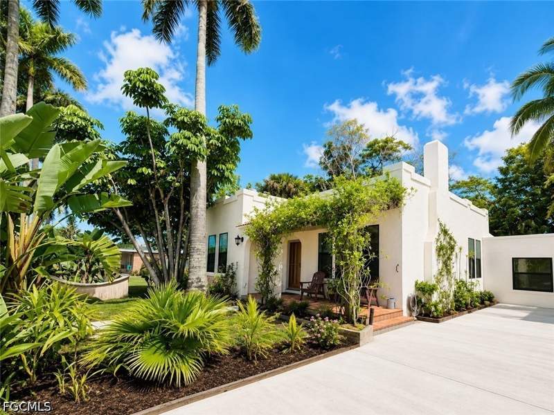 4 bedroom SingleFamilyResidence at 1717 Sunset Pl, Foleys Highland Park, Fort Myers — photo 3