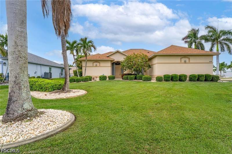 3 bedroom SingleFamilyResidence at 5118 SW 19th Pl, Cape Coral, Cape Coral — photo 3