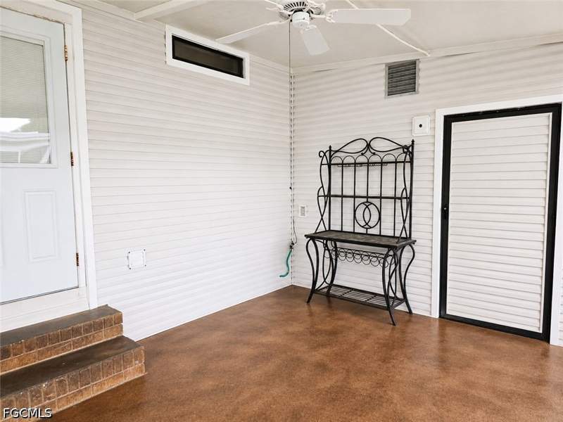 2 bedroom ManufacturedHome at 20 Grosbeak Ln 20, Quail Roost, Naples — photo 2