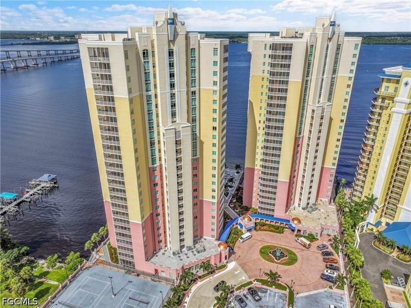 3 bedroom Condominium at 2743 1st St 1006, Riviera, Fort Myers — photo 2