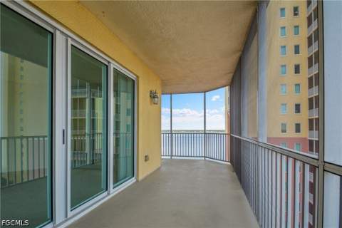 2743 1st St 1006, Fort Myers FL - photo 7 of 38