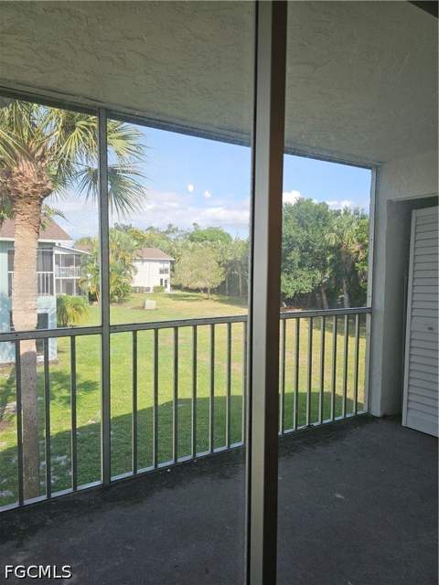 8101 Country Rd 201, Fort Myers FL - photo 17 of 34