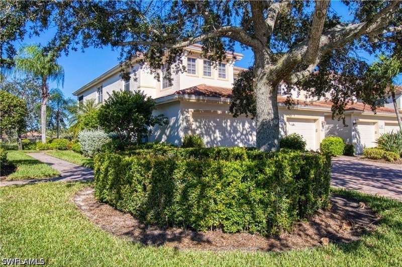 2 bedroom Condominium at 3111 Meandering Way 101, Idlewild, Fort Myers — photo 2