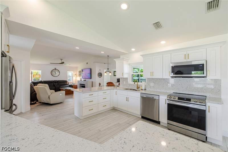 3 bedroom SingleFamilyResidence at 3504 SW 6th St, Cape Coral, Cape Coral — photo 4