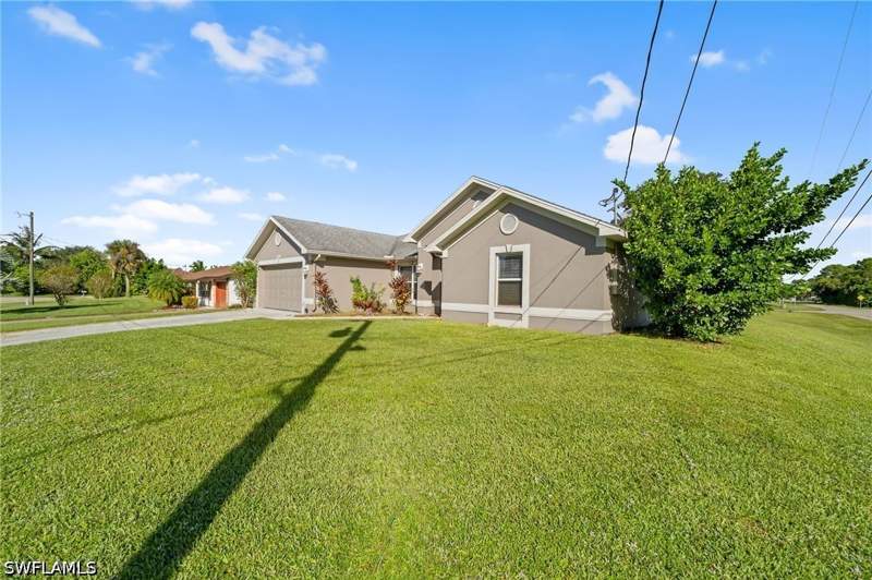 5 bedroom SingleFamilyResidence at 2409 E Edgewater Way, Lehigh Acres, Lehigh Acres — photo 5