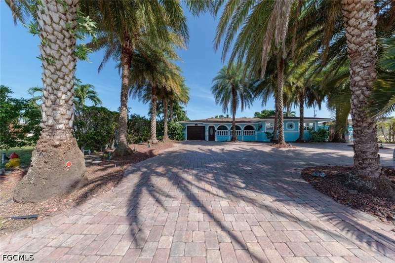 3 bedroom SingleFamilyResidence at 1013 SE 44th St, Cape Coral, Cape Coral — photo 5