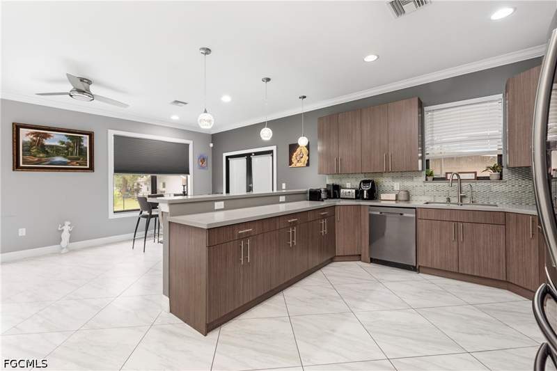 4 bedroom SingleFamilyResidence at 2360 Burton Ave, Fort Myers Villas, Fort Myers — photo 3