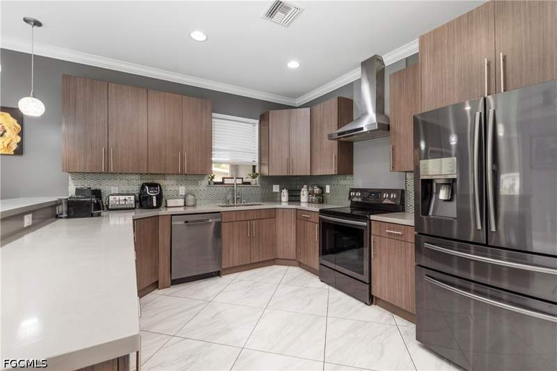 4 bedroom SingleFamilyResidence at 2360 Burton Ave, Fort Myers Villas, Fort Myers — photo 4