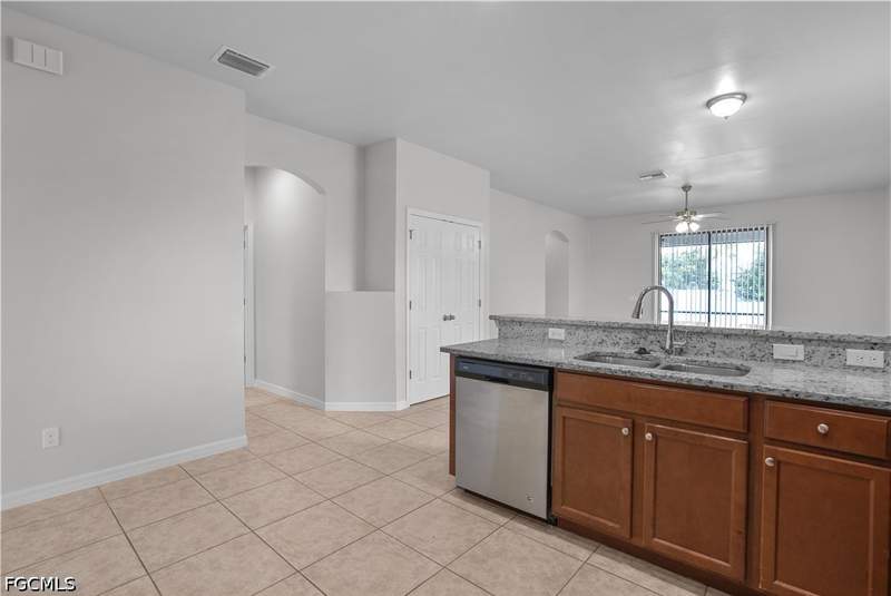 4 bedroom SingleFamilyResidence at 2303 SW 21st Ter, Cape Coral, Cape Coral — photo 5