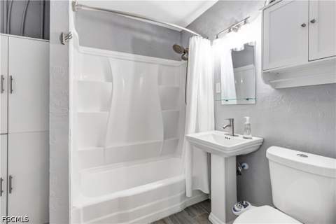 216 Fairweather Ln, Fort Myers Beach FL - photo 8 of 47