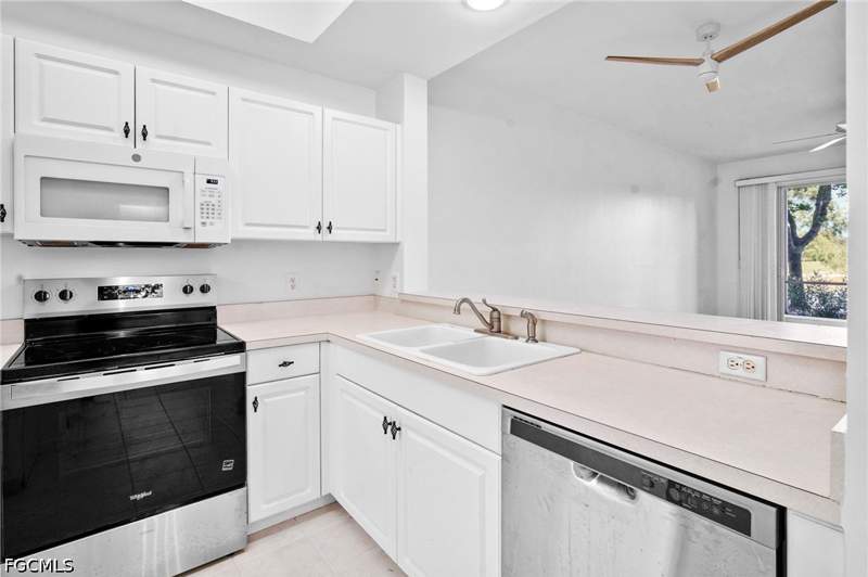 2 bedroom Condominium at 14571 Legends BLVD N 103, LONGHURST IV, Fort Myers — photo 4