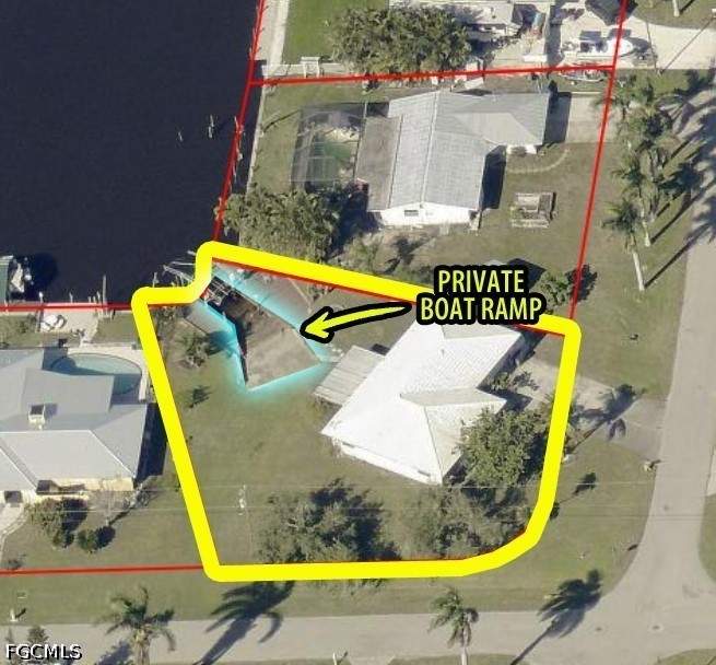 3 bedroom SingleFamilyResidence at 303 Georgia Ave, Morse Shores, Fort Myers — photo 3