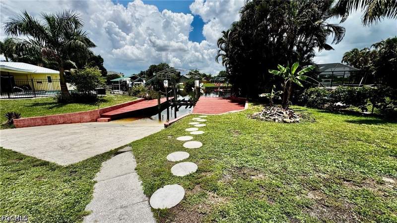 3 bedroom SingleFamilyResidence at 303 Georgia Ave, Morse Shores, Fort Myers — photo 5