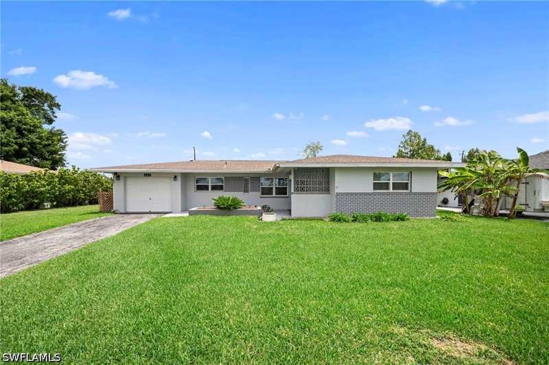 2 bedroom SingleFamilyResidence at 803 Monet St, Willow Lake, Lehigh Acres — photo 1