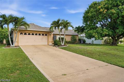 4934 SW 20th Pl, Cape Coral FL - photo 7 of 30