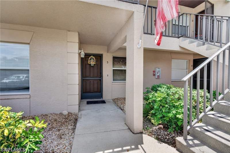 2 bedroom Condominium at 5725 Foxlake Dr 5, Foxmoor Village Condo, North Fort Myers — photo 2