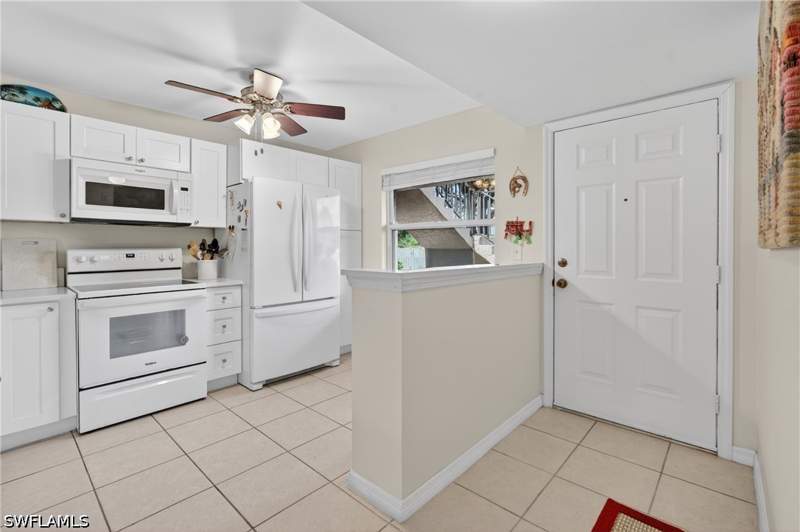 2 bedroom Condominium at 5725 Foxlake Dr 5, Foxmoor Village Condo, North Fort Myers — photo 4