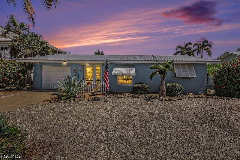 2 bedroom SingleFamilyResidence at 3608 Rita Ln, Bayview Acres, St James City — photo 1