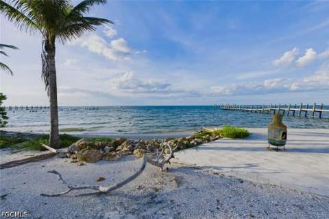 7660 Bocilla Ln, Bokeelia FL - photo 9 of 50