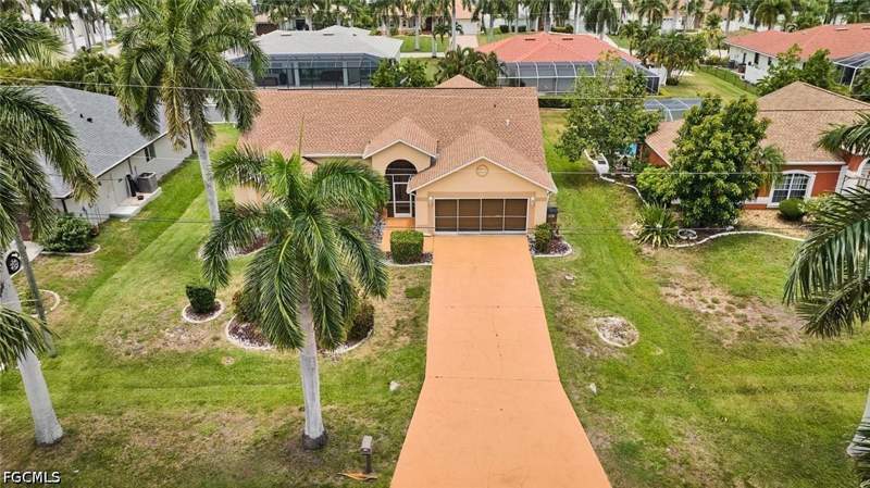 3 bedroom SingleFamilyResidence at 2817 SW 43rd St, Cape Coral, Cape Coral — photo 2