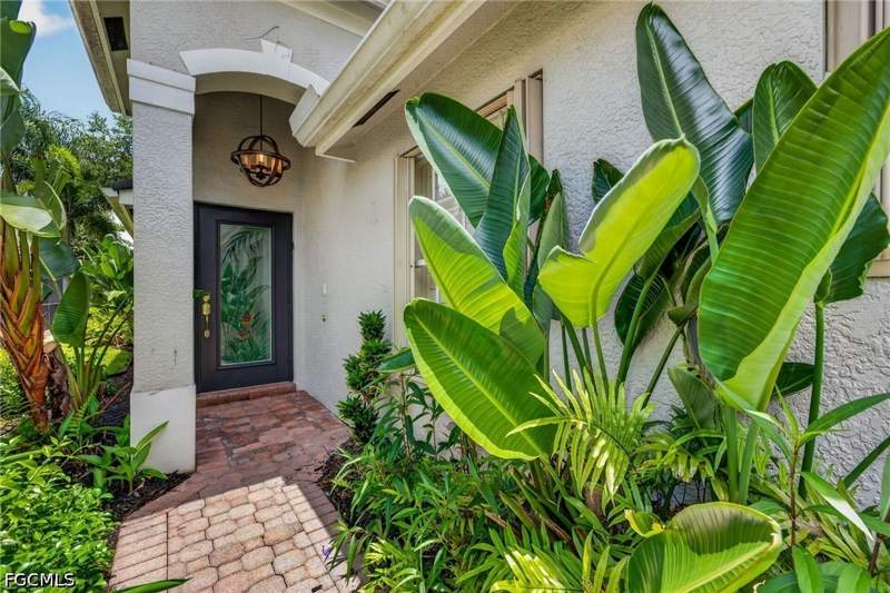 3 bedroom SingleFamilyResidence at 1574 Windamere Ln, Saturnia Lakes, Naples — photo 2