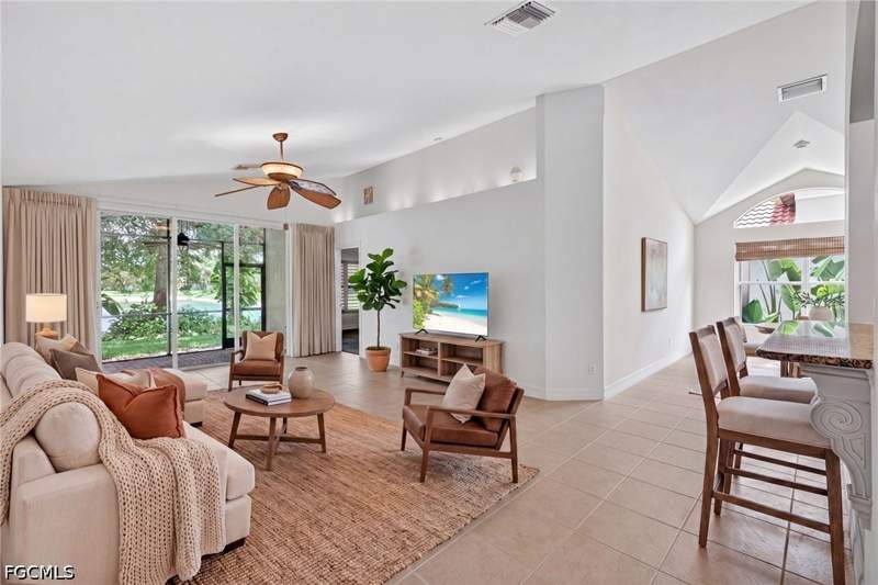 3 bedroom SingleFamilyResidence at 1574 Windamere Ln, Saturnia Lakes, Naples — photo 4
