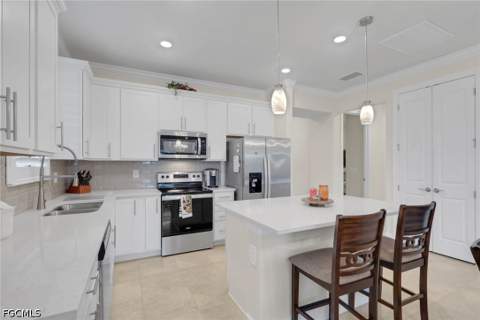 16621 Rolling Rock Blvd, Alva FL - photo 9 of 40