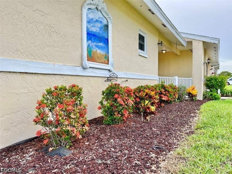 2 bedroom SingleFamilyResidence at 2314 SE 18th Pl, Cape Coral, Cape Coral — photo 4
