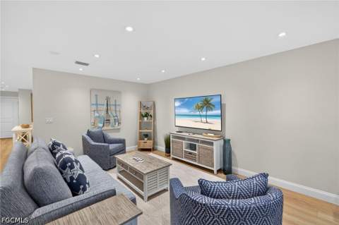 2721 W Gulf Dr 108, Sanibel FL - photo 10 of 29