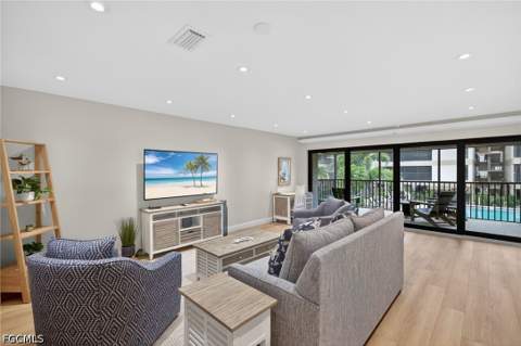 2721 W Gulf Dr 108, Sanibel FL - photo 11 of 29
