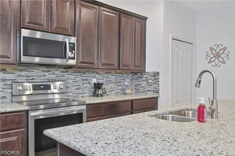 8784 Cascade Price Cir, North Fort Myers FL - photo 11 of 49