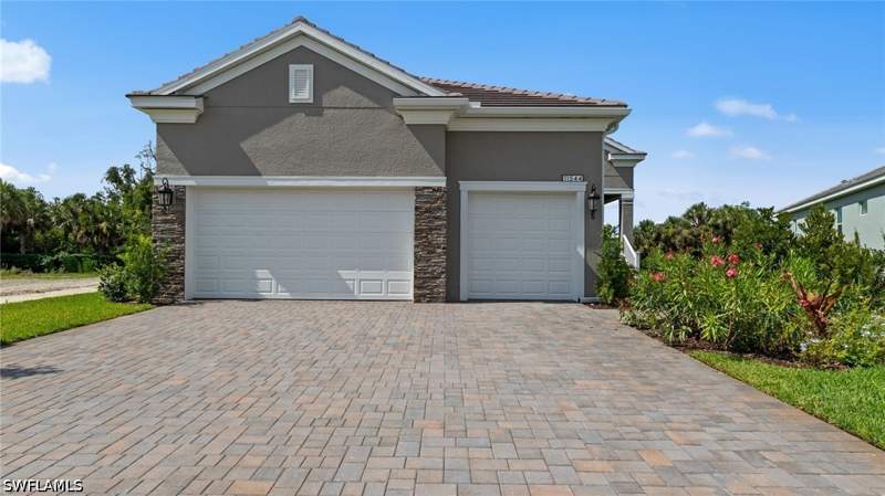 3 bedroom SingleFamilyResidence at 11544 Verandah Palm Ct, Heritage Preserve, Fort Myers — photo 2