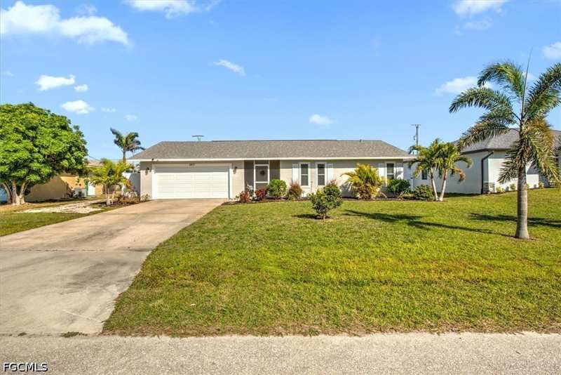 3 bedroom SingleFamilyResidence at 1817 SW 40th St, Cape Coral, Cape Coral — photo 1