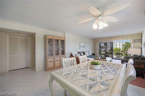 2150 Gulf Shore Blvd N 411, Naples FL - photo 7 of 27