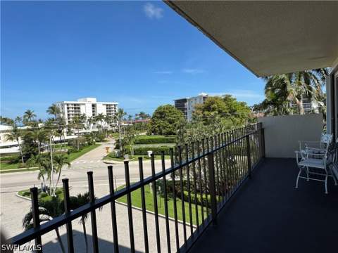 2150 Gulf Shore Blvd N 411, Naples FL - photo 8 of 27