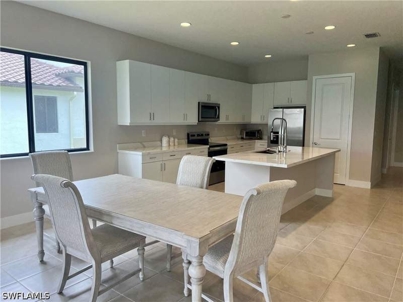 3 bedroom SingleFamilyResidence at 5252 Lamone Ln, Maple Ridge, Ave Maria — photo 3