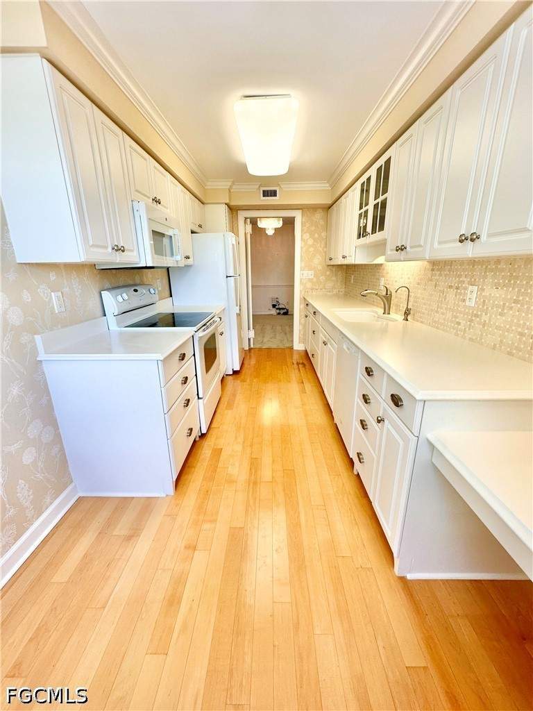 3 bedroom Condominium at 3420 Gulf Shore Blvd N 43, Harborside West, Naples — photo 4