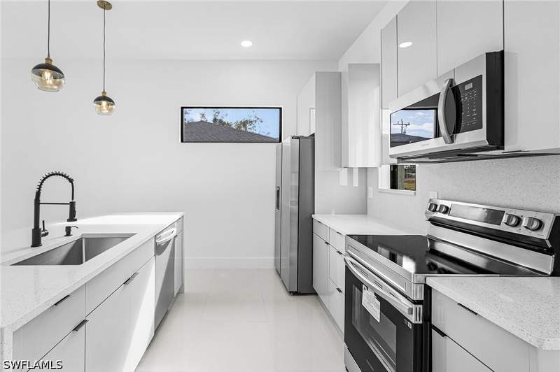 3 bedroom SingleFamilyResidence at 918 Anaconda Ave S, Lehigh Acres, Lehigh Acres — photo 3
