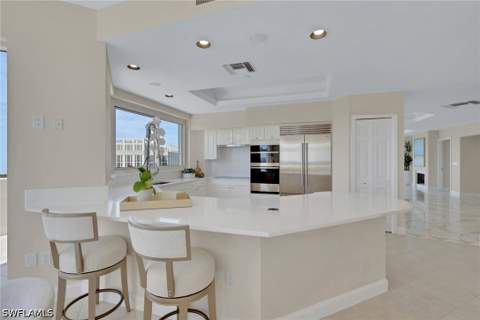 7117 Pelican Bay Blvd 16, Naples FL - photo 10 of 38