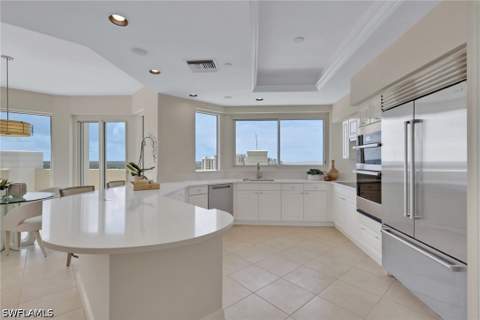 7117 Pelican Bay Blvd 16, Naples FL - photo 11 of 38