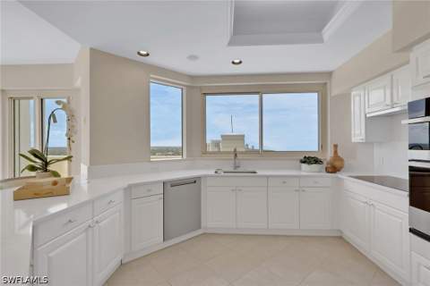 7117 Pelican Bay Blvd 16, Naples FL - photo 12 of 38
